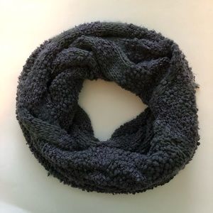 ECOTÉ Teddy-like Large Grey Circle Scarf